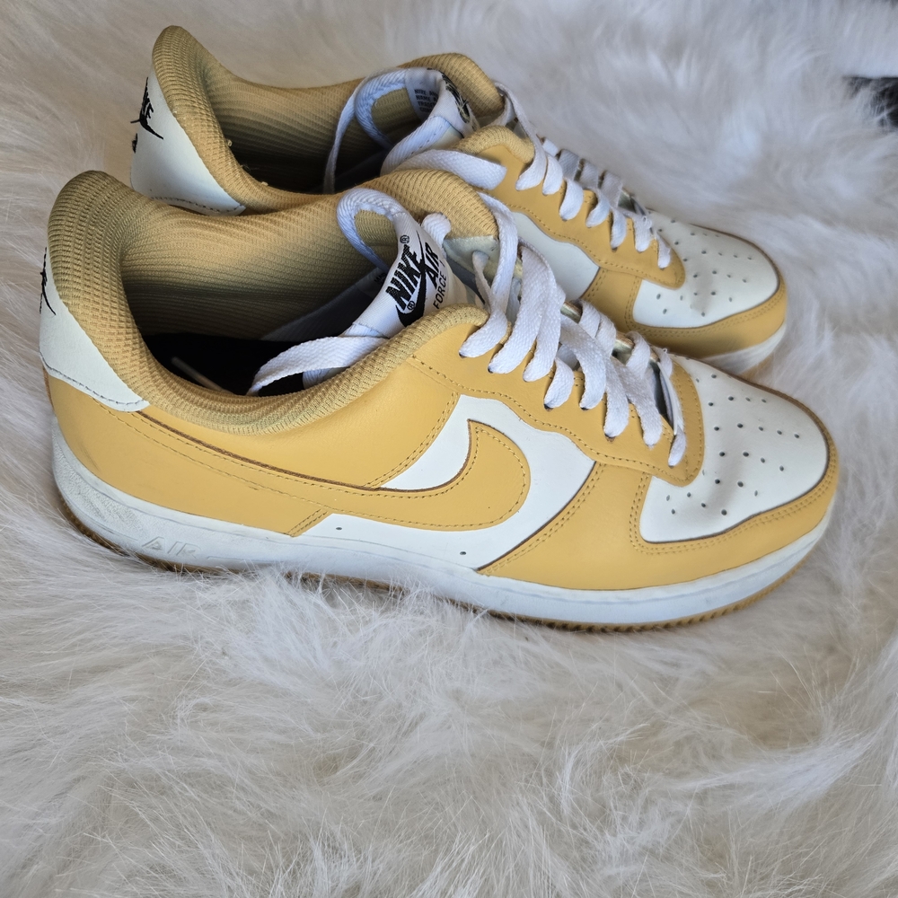 NIKE Air Force 1 Low '07 Bronzine Yellow Sneakers CT7875_994 Size 10 Men - Picture 7 of 11